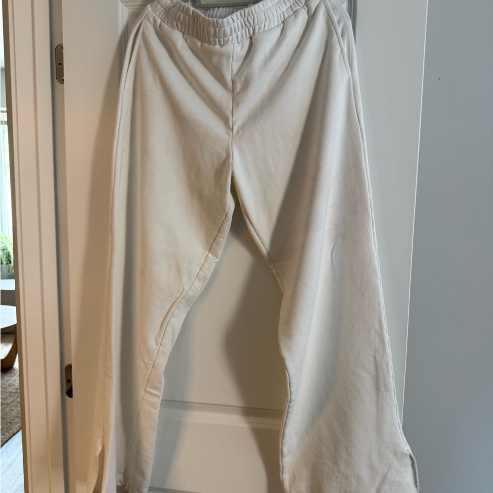 Daily Drills white Sweatpants with slit M/L